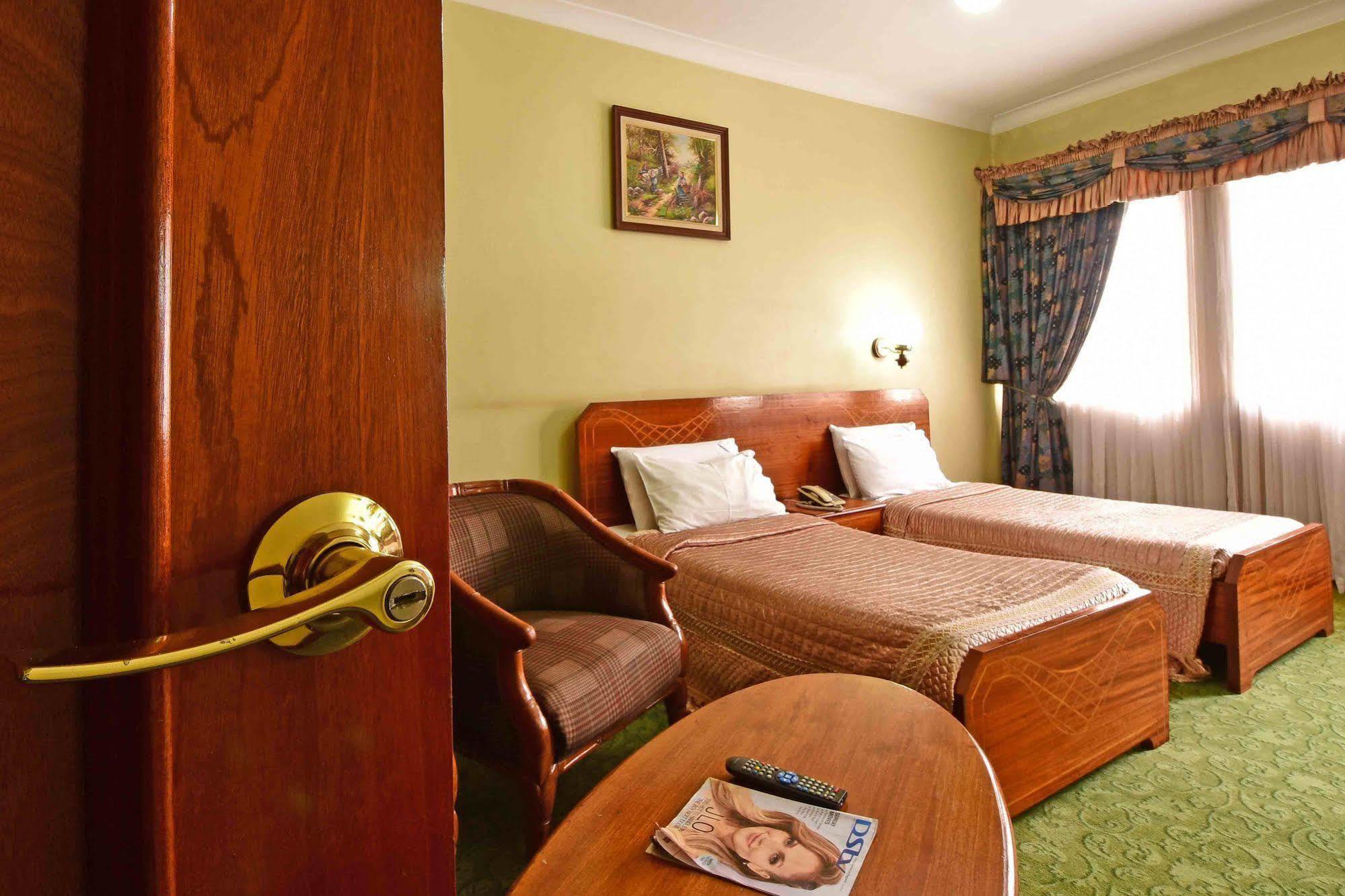 Grand Imperial Hotel Kampala Kültér fotó